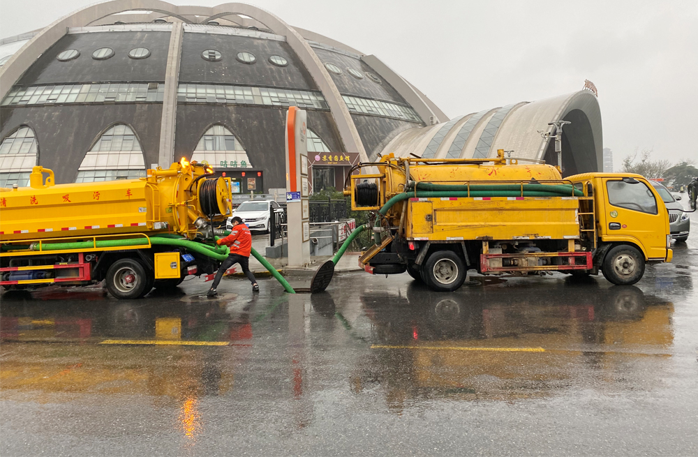 271麒麟商场管道清淤