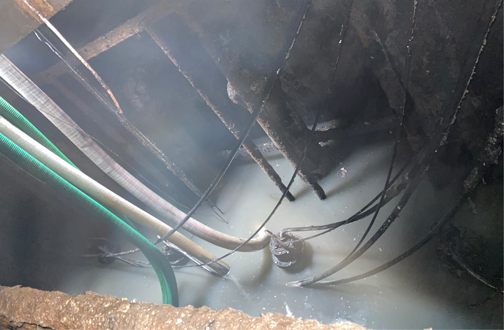 272麒麟商城污水池清运